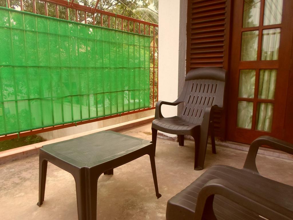 Nilas Guesthouse Hikkaduwa Rom bilde