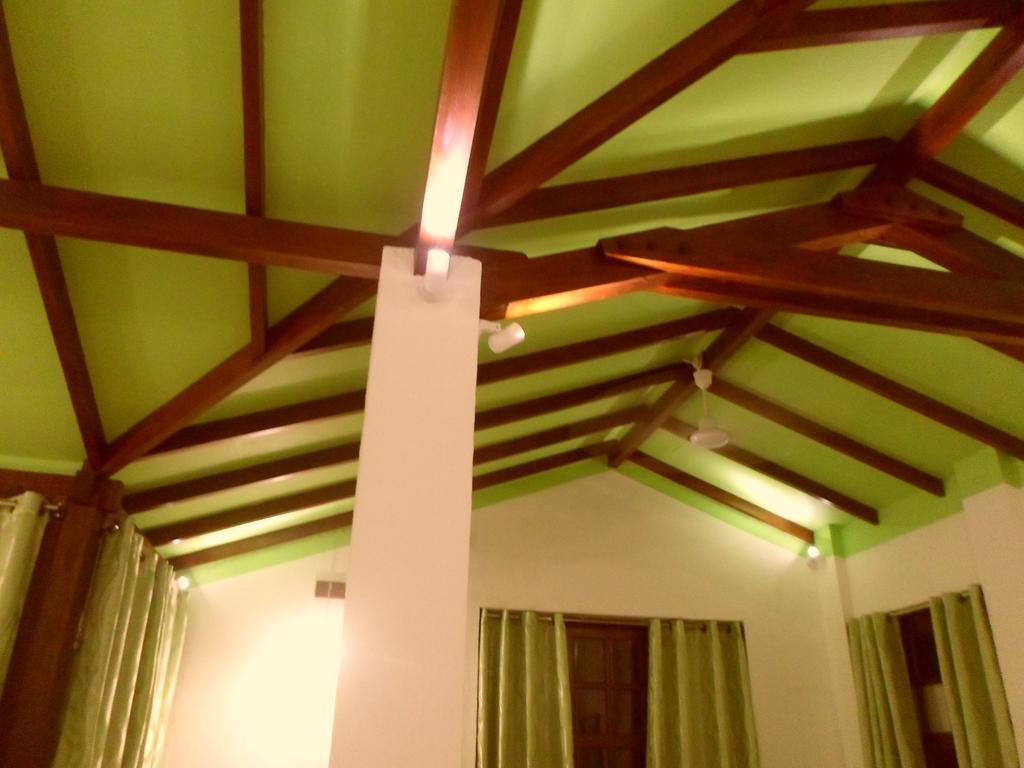 Nilas Guesthouse Hikkaduwa Rom bilde