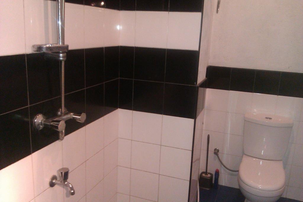Nilas Guesthouse Hikkaduwa Rom bilde